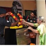 Mother of Col Vasanth Venugopal Smt Praphulla garlands the statue of her son.