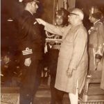 Commander KP Gopal Rao receiving the Maha Vir Chakra from the President