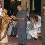 Major Kumandur Prabhakar Vinay family member reciving the award