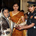Major Nitesh Roy's wife Captain Seema Mishra receiving gallantry award Shaurya Chakra by President